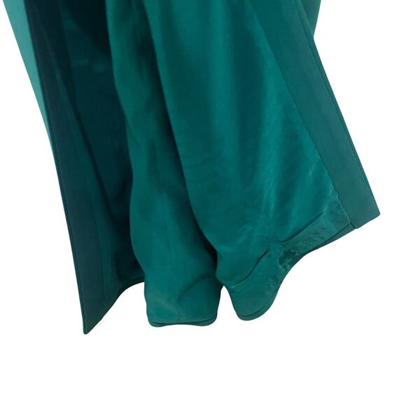 Cinq à sept phoenix deep v-neck gown in Emerald size 00 Retail $695 - Picture 8 of 11